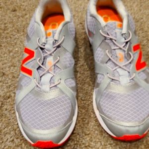 New Balance tennis shoes